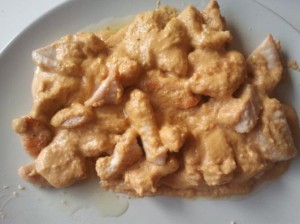pollo en salsa de almendras